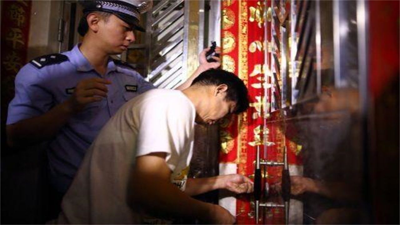 云浮请开锁师傅开了锁后，师傅